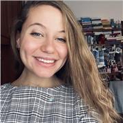 Studentessa universitaria di Lettere moderne impartisce ripetizioni e aiuto nei compiti